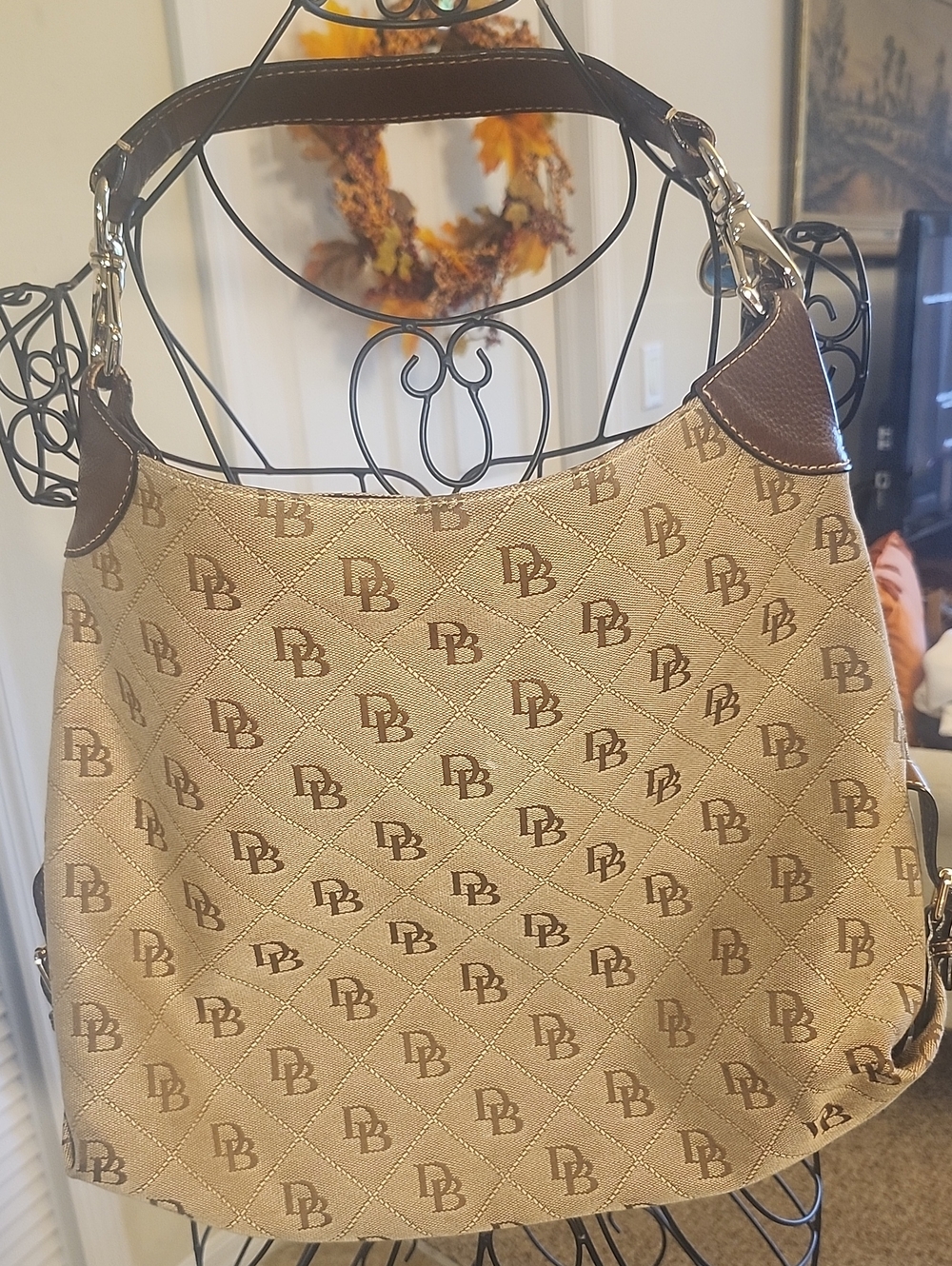 DOONEY & BOURKE MONOGRAM HOBO BAG.
